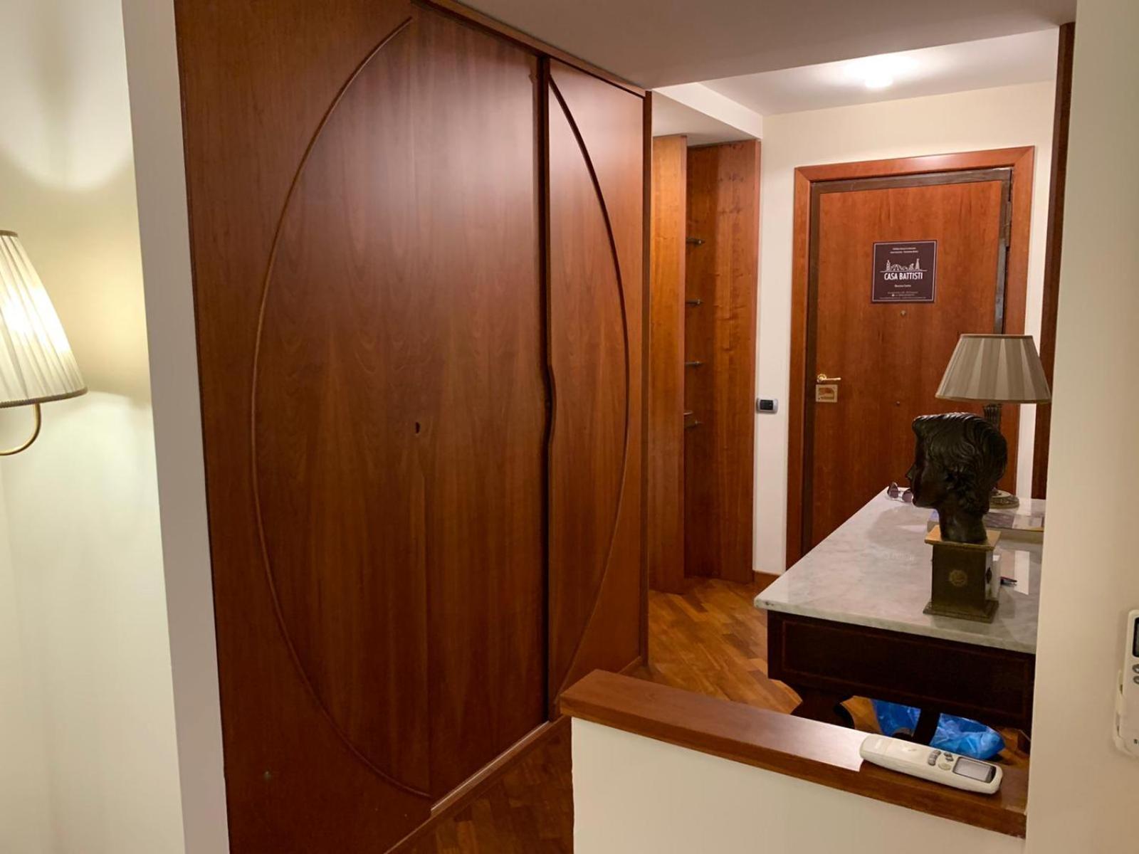 Casa Battisti Messina Guest House In Centro Citta, Ideale Per Famiglie O Gruppi Exterior photo
