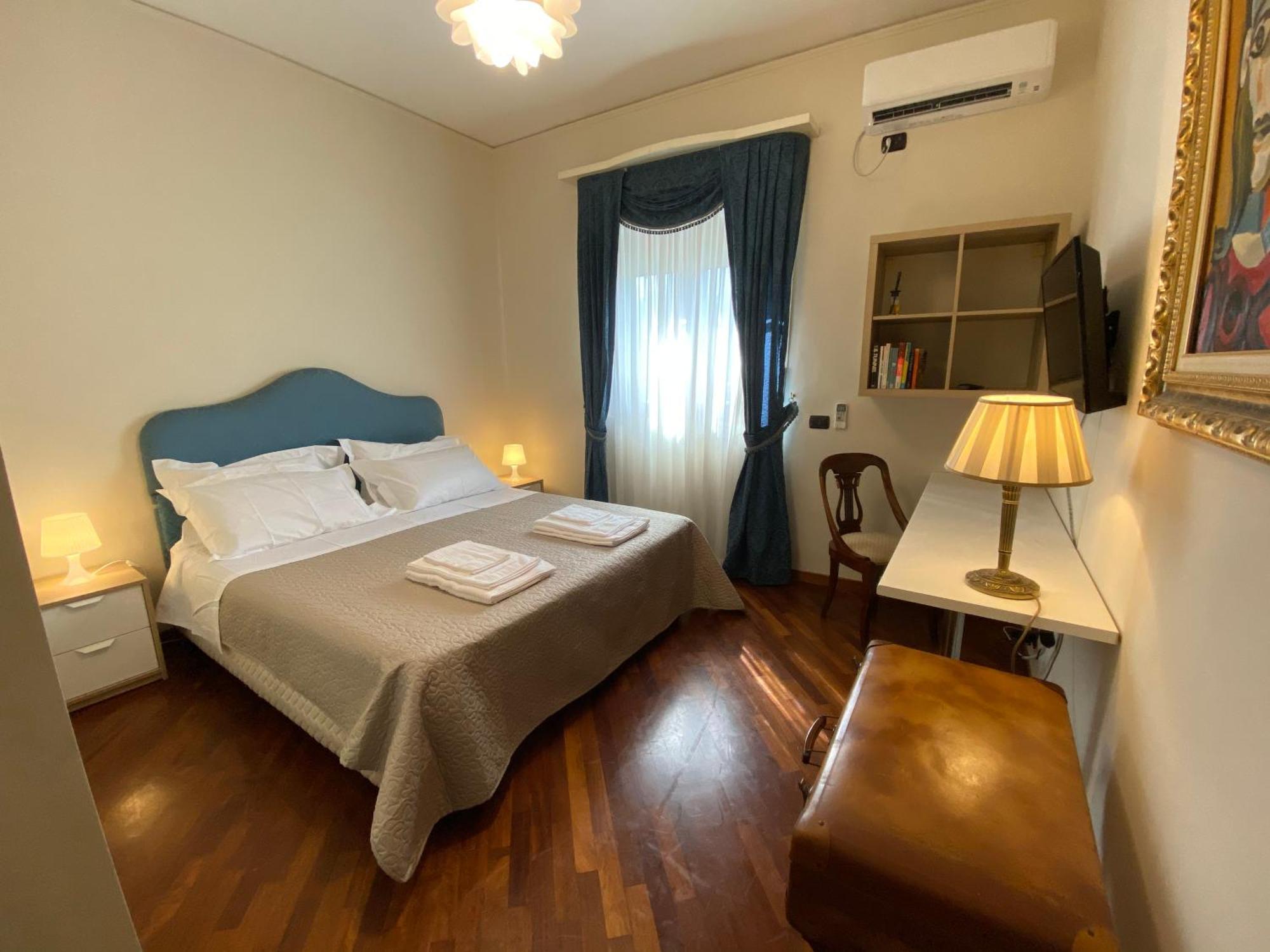 Casa Battisti Messina Guest House In Centro Citta, Ideale Per Famiglie O Gruppi Exterior photo