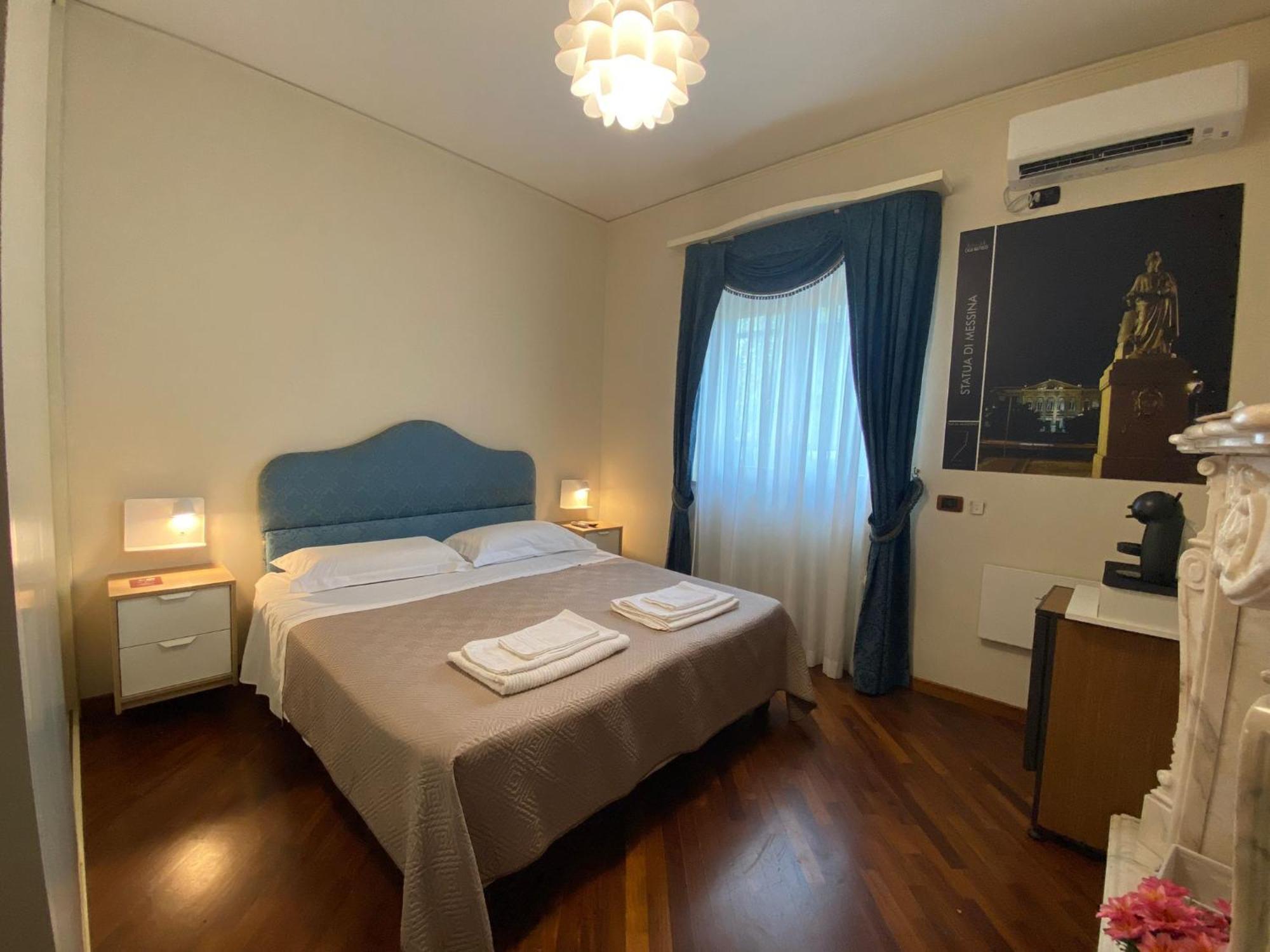 Casa Battisti Messina Guest House In Centro Citta, Ideale Per Famiglie O Gruppi Exterior photo