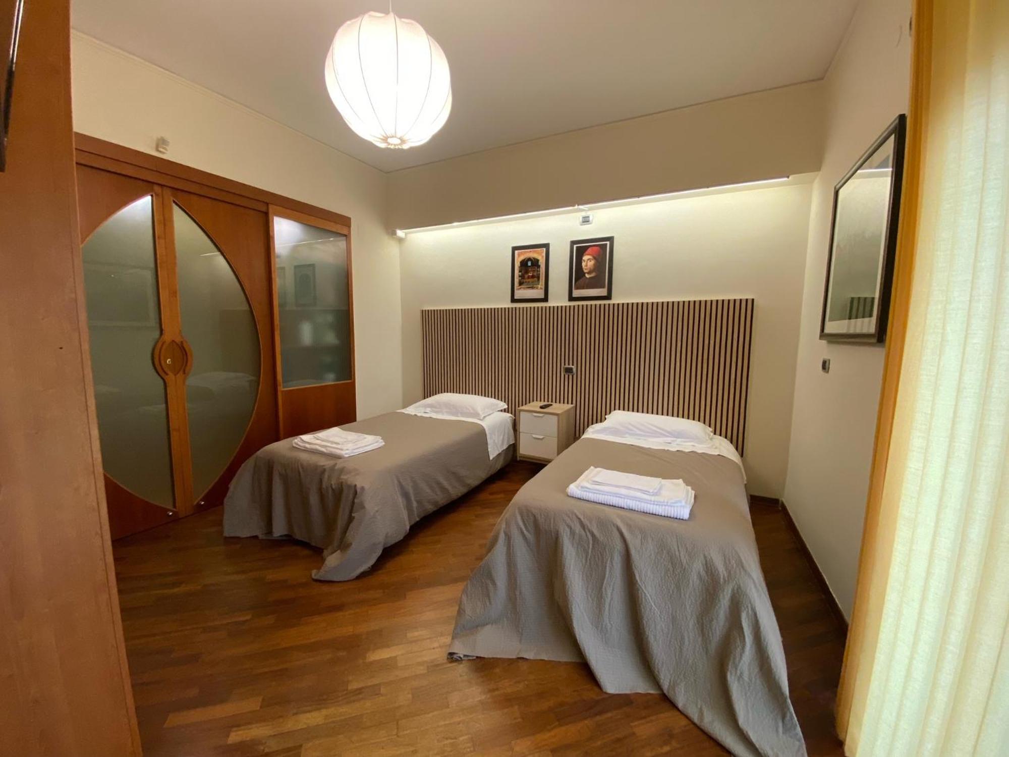 Casa Battisti Messina Guest House In Centro Citta, Ideale Per Famiglie O Gruppi Exterior photo